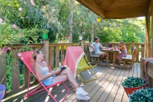 Nantes Camping - Hébergement - La Cabane du Voyage - Terrasse