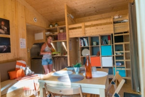 Nantes Camping - Hébergement - La Cabane du Voyage - Salon