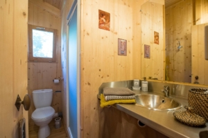 Nantes Camping - Hébergement - La Cabane du Voyage - Salle de bain