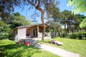 Nantes Camping - Hébergement - Chalet Le Royal - Extérieur
