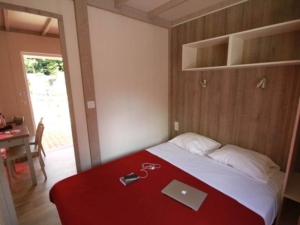 Nantes Camping - Hébergement - Chalet Petit Écolier - Chambre double