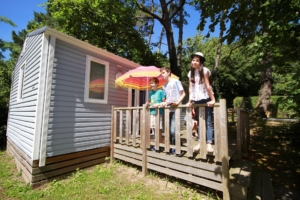 Nantes Camping - Hébergement - Cottage Berlingot -Terrasse