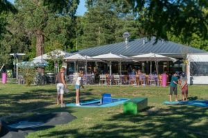 Nantes camping - Restaurant - Terrasse - Mini Golf